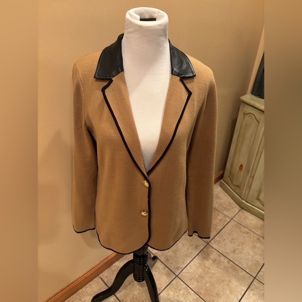 Jones New York Women’s Brown Sweater with Black Faux Leather Collar Size Large